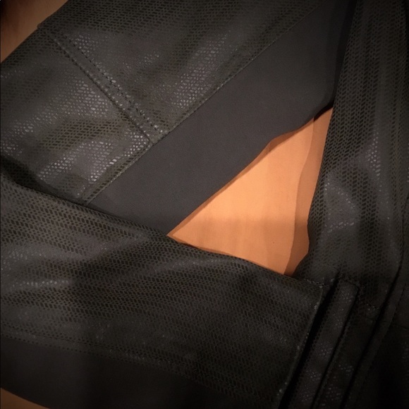 Gorgeous Leather Blazer !  Like new! - Picture 4 of 6